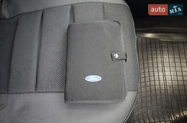 Хэтчбек Ford Fiesta 2011 в 