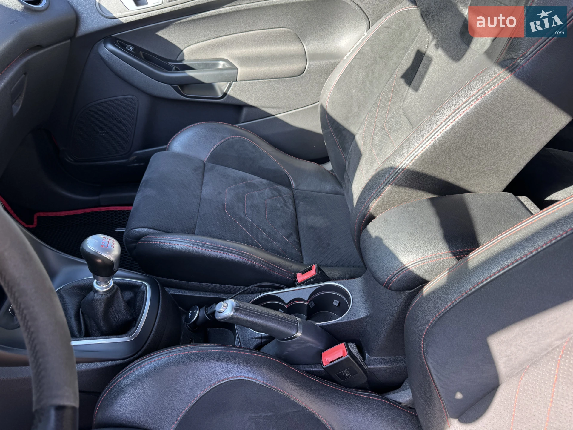 2016 Ford Fiesta - мініатюра 19
