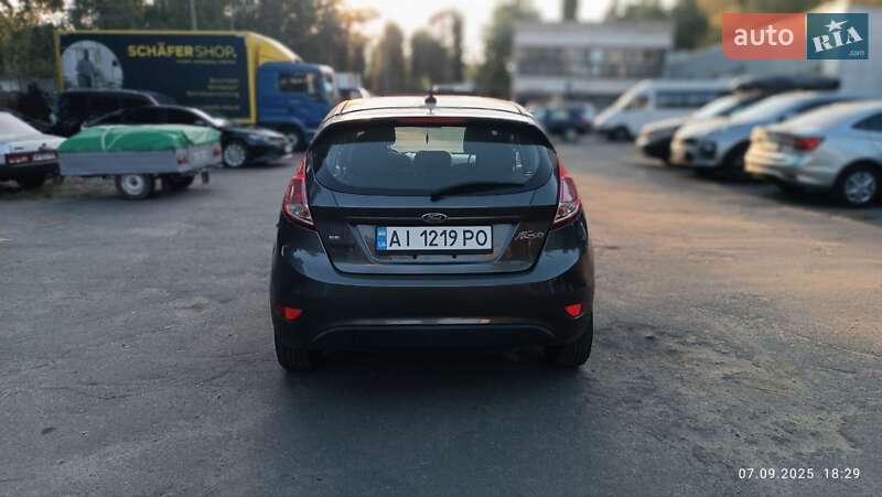Хэтчбек Ford Fiesta 2016 в Киеве