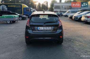 Хэтчбек Ford Fiesta 2016 в 
