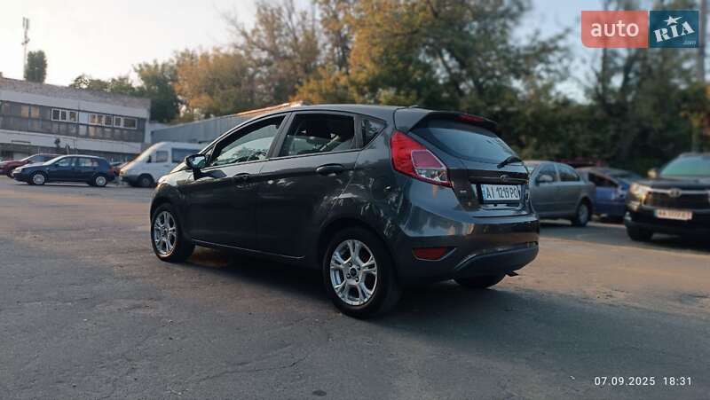 Хэтчбек Ford Fiesta 2016 в Киеве