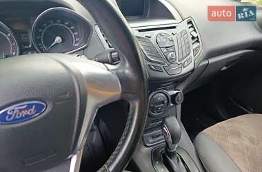 Хэтчбек Ford Fiesta 2016 в Киеве