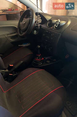 Хэтчбек Ford Fiesta 2002 в  фото 27 Хэтчбек Ford Fiesta 2002 в