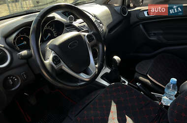 Седан Ford Fiesta 2014 в 