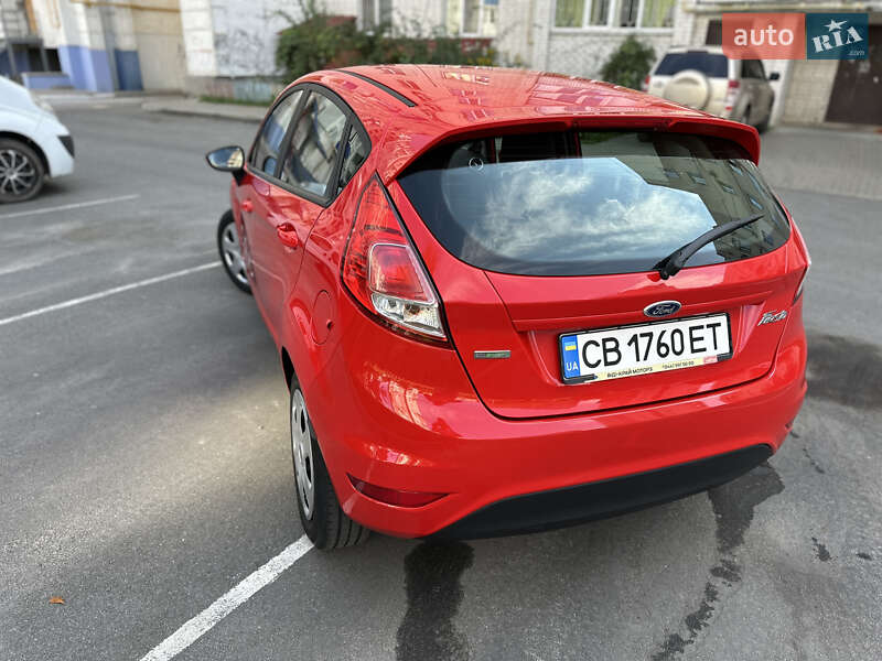 Хэтчбек Ford Fiesta 2016 в Чернигове