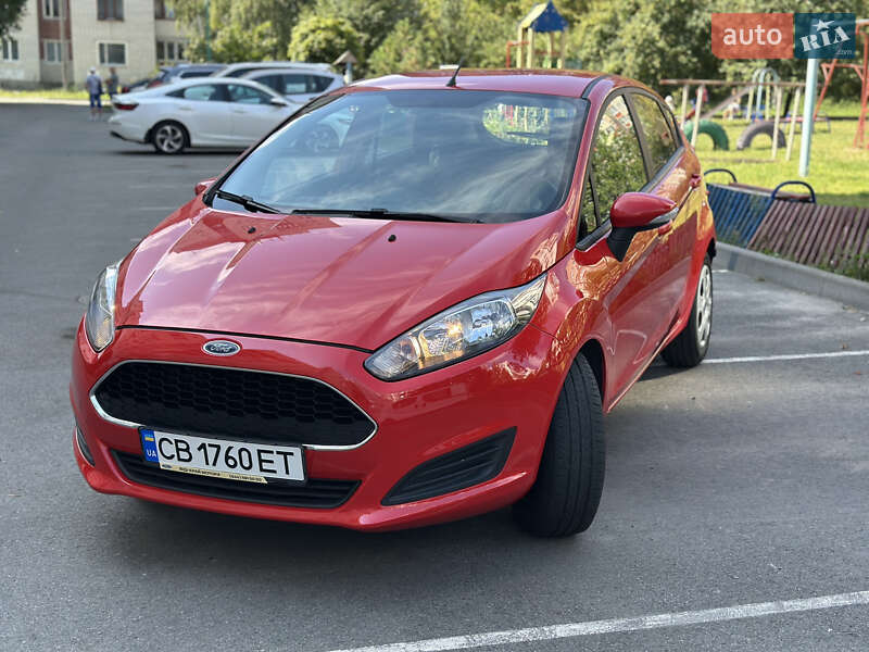 Хэтчбек Ford Fiesta 2016 в Чернигове