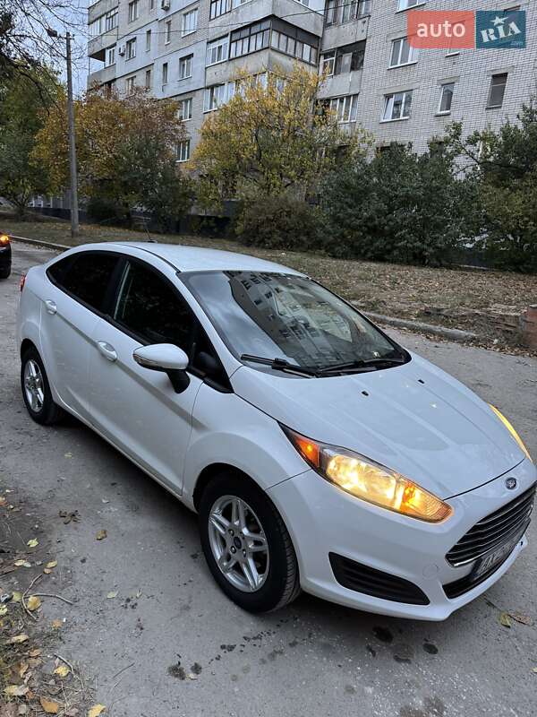 Седан Ford Fiesta 2018 в Днепре