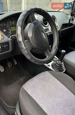 Хетчбек Ford Fiesta 2006 в 