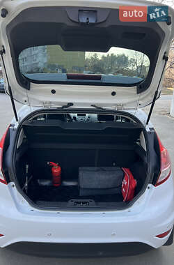 Хетчбек Ford Fiesta 2013 в 