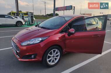 Хэтчбек Ford Fiesta 2018 в 