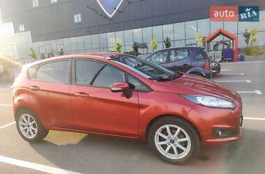 Хэтчбек Ford Fiesta 2018 в 