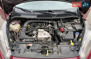 Хэтчбек Ford Fiesta 2013 в 