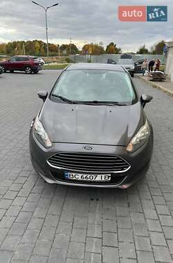 Седан Ford Fiesta 2015 в Львові