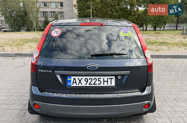 Хэтчбек Ford Fiesta 2006 в 