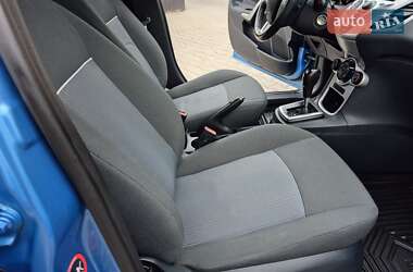 Хэтчбек Ford Fiesta 2012 в 