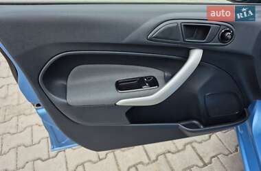 Хэтчбек Ford Fiesta 2012 в 