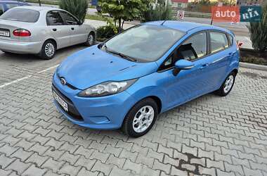 Хэтчбек Ford Fiesta 2012 в 