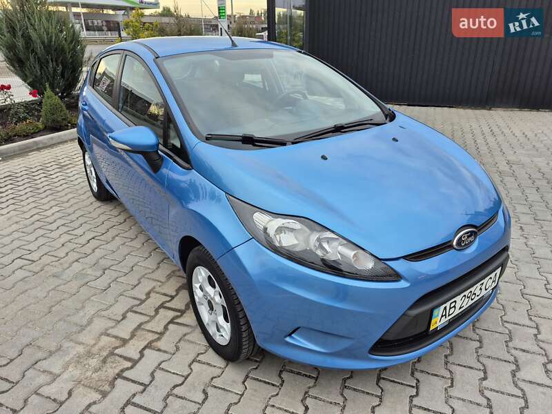 Хетчбек Ford Fiesta 2012 в  фото Хетчбек Ford Fiesta 2012 в