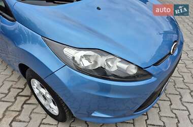 Хэтчбек Ford Fiesta 2012 в 