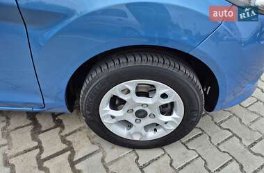 Хэтчбек Ford Fiesta 2012 в 