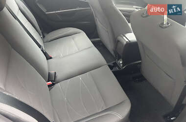 Седан Ford Fiesta 2016 в  фото 11 Седан Ford Fiesta 2016 в