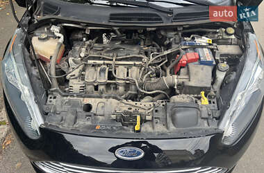 Седан Ford Fiesta 2016 в  фото 23 Седан Ford Fiesta 2016 в