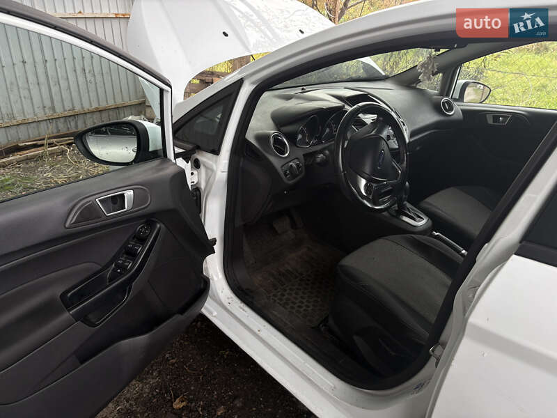Хэтчбек Ford Fiesta 2016 в Глевахе