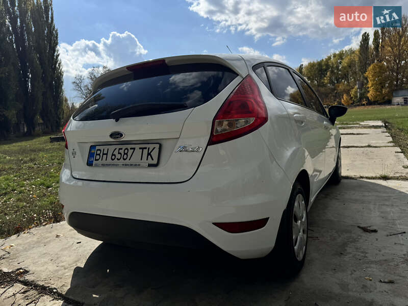 Хэтчбек Ford Fiesta 2012 в Ананьеве