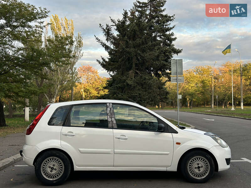 Хэтчбек Ford Fiesta 2007 в Николаеве