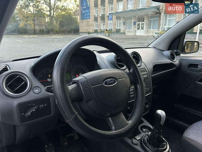 Хэтчбек Ford Fiesta 2007 в Николаеве
