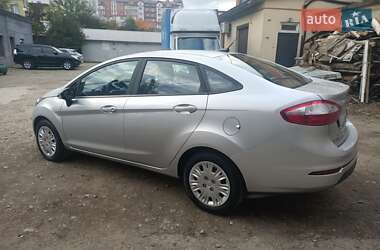 Седан Ford Fiesta 2017 в  фото 8 Седан Ford Fiesta 2017 в