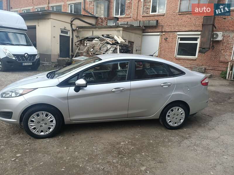 Седан Ford Fiesta 2017 в Ивано-Франковске