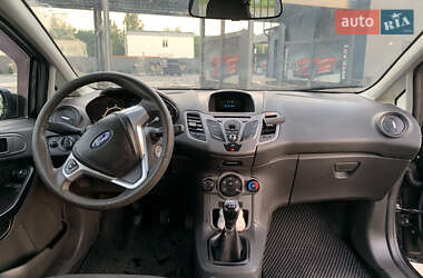 Хетчбек Ford Fiesta 2013 в  фото 4 Хетчбек Ford Fiesta 2013 в