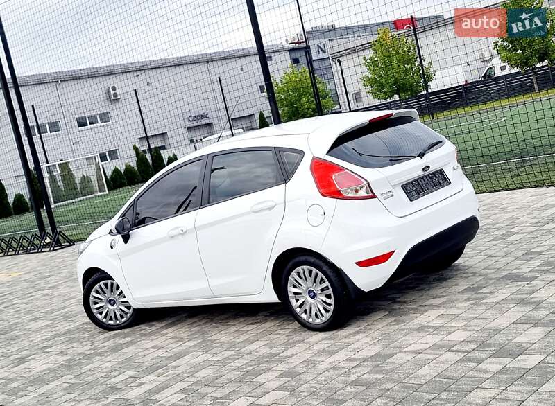 Хэтчбек Ford Fiesta 2014 в Мукачево