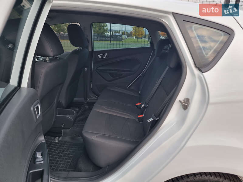 Хэтчбек Ford Fiesta 2014 в Мукачево