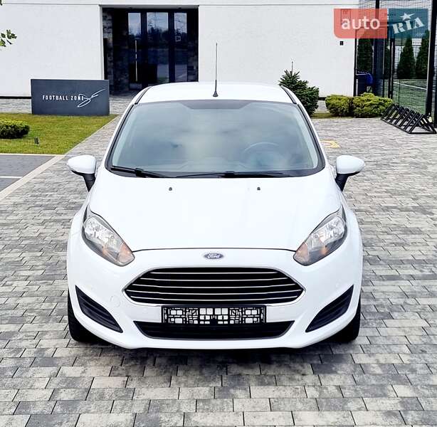 Хэтчбек Ford Fiesta 2014 в Мукачево