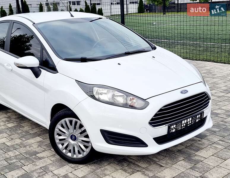 Хэтчбек Ford Fiesta 2014 в Мукачево