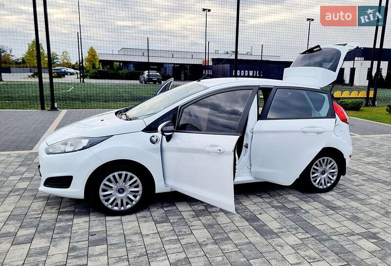 Хэтчбек Ford Fiesta 2014 в Мукачево