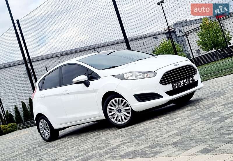 Хэтчбек Ford Fiesta 2014 в Мукачево