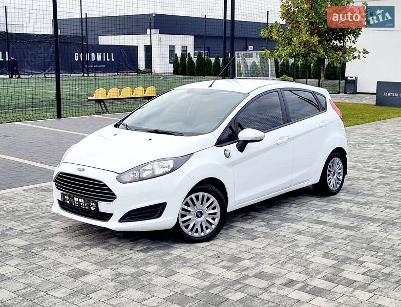 Хэтчбек Ford Fiesta 2014 в Мукачево