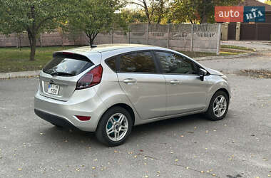 Хетчбек Ford Fiesta 2017 в 