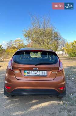 Хэтчбек Ford Fiesta 2013 в 