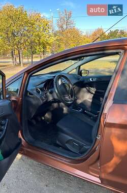 Хэтчбек Ford Fiesta 2013 в 
