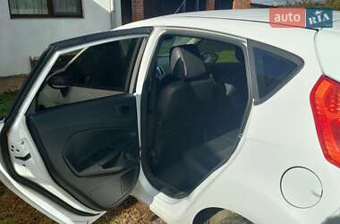 Хэтчбек Ford Fiesta 2012 в 