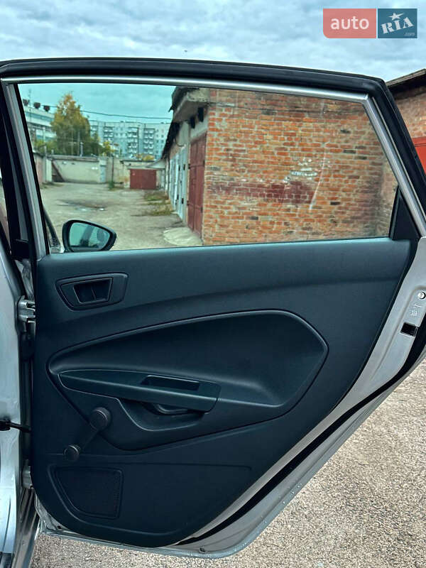 Хетчбек Ford Fiesta 2012 в Черкасах фото 13 Хетчбек Ford Fiesta 2012 в Черкасах