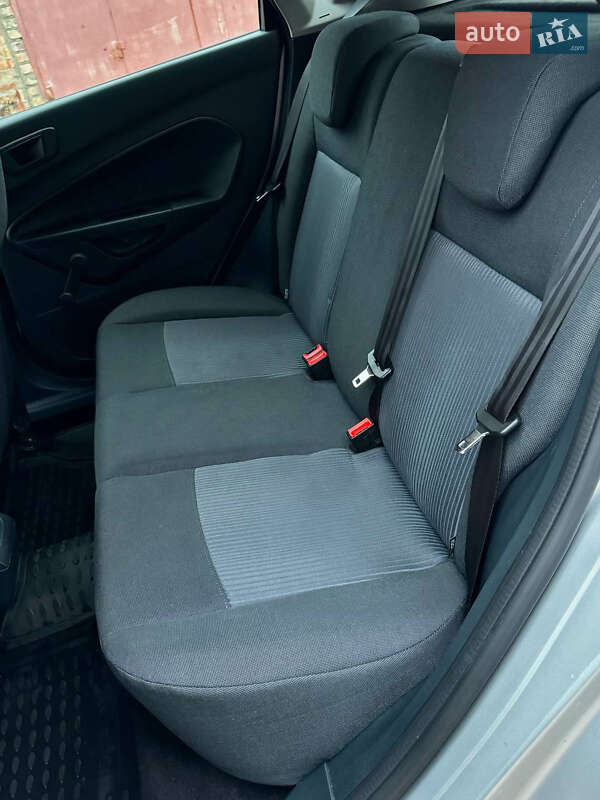 Хетчбек Ford Fiesta 2012 в Черкасах фото 15 Хетчбек Ford Fiesta 2012 в Черкасах