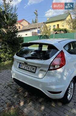 Хэтчбек Ford Fiesta 2013 в 