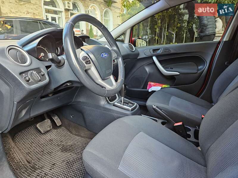 Хэтчбек Ford Fiesta 2012 в Киеве