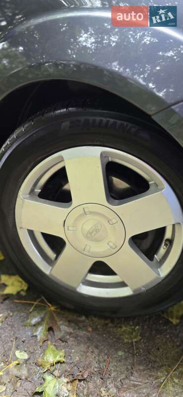 Хетчбек Ford Fiesta 2008 в Львові