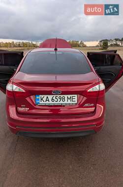 Седан Ford Fiesta 2014 в 